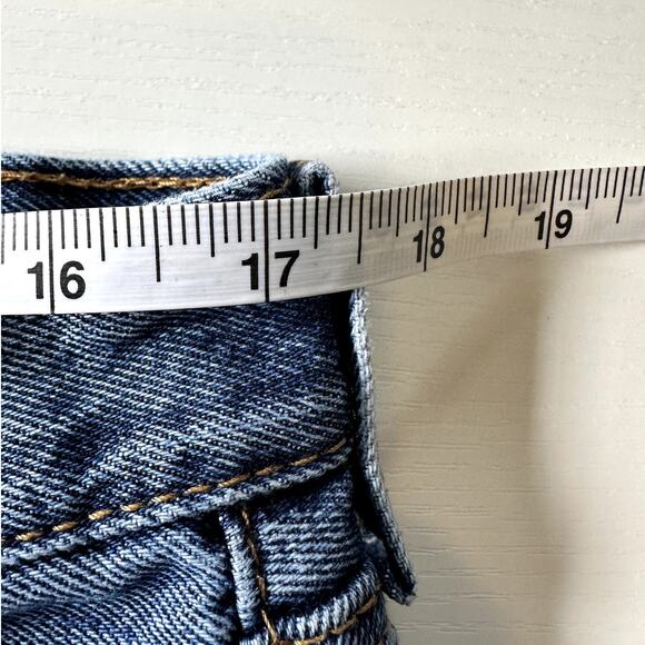 Levi's 501 Jeans Mens 36 x 34 Medium Wash Denim Button Fly Straight Original Fit - Picture 11 of 13